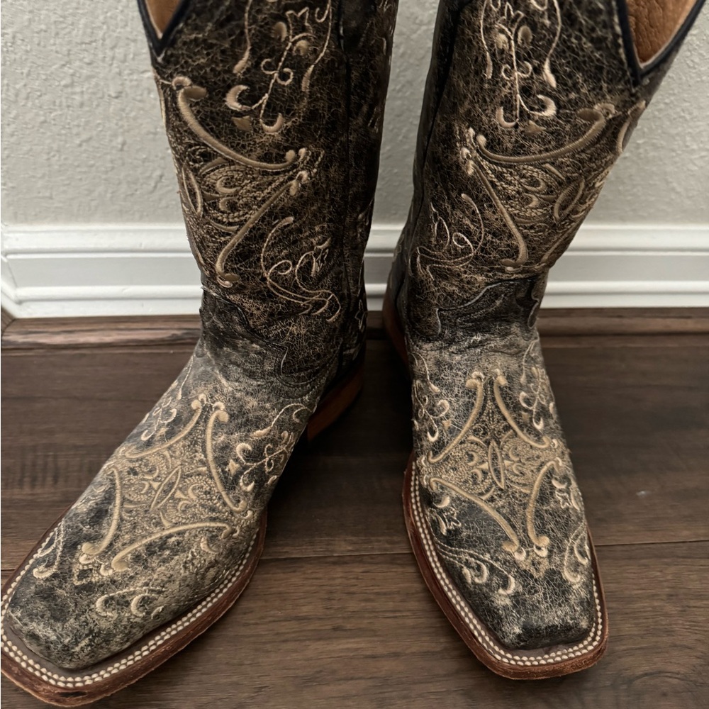 Brown and Tan embroidered western Boots